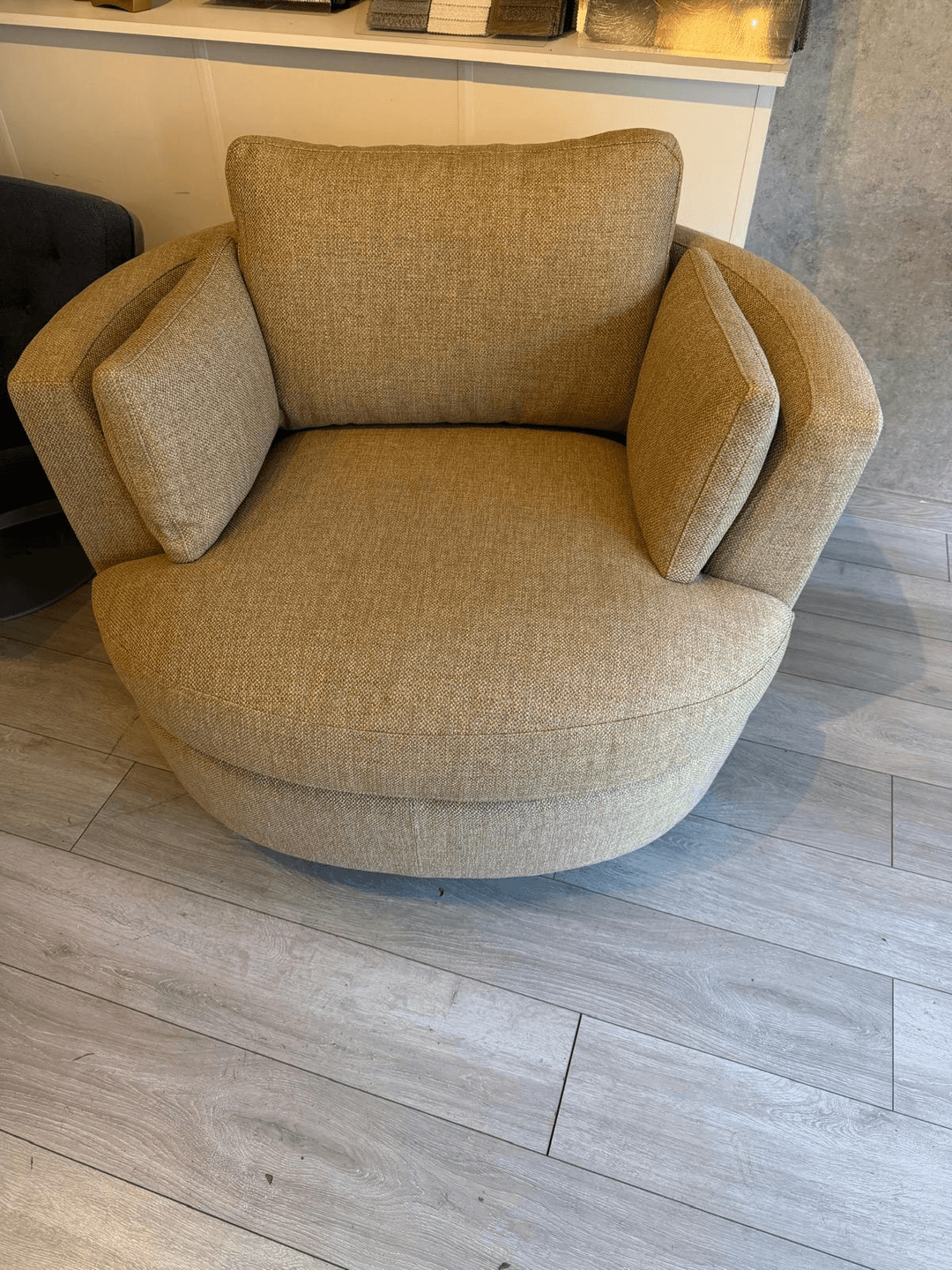 Draaifauteuil — na